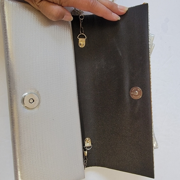 VTG WHITTAL & SHON Evening Clutch Purse Silver Metallic Beaded Bow Chain Strap - Picture 6 of 11